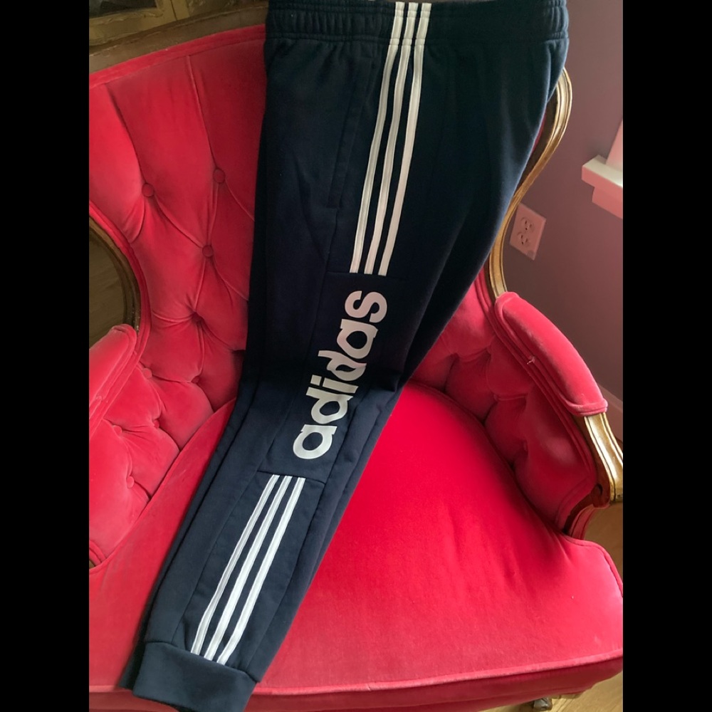 BRAND NEW ADIDAS SWEATPANTS w Pockets